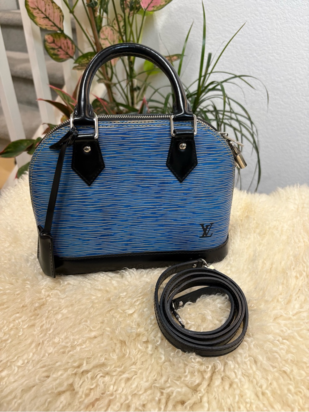 Louis Vuitton Alma Handbag Epi Leather BB